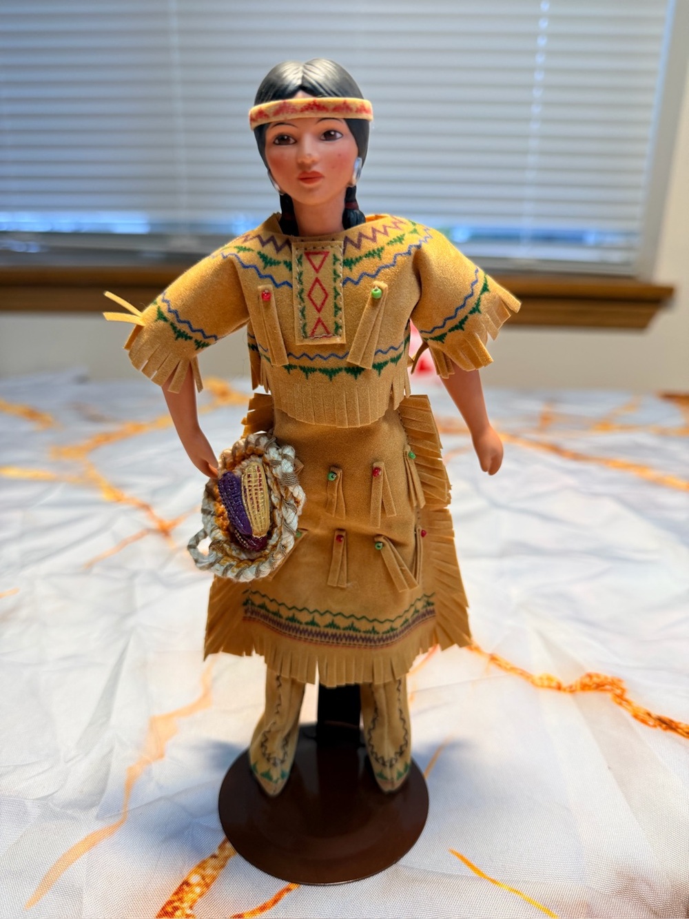 Tasime Avon 1990 porcelain doll